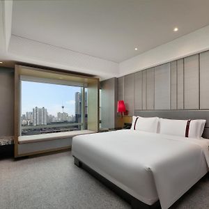 G60 Deluxe King Suite